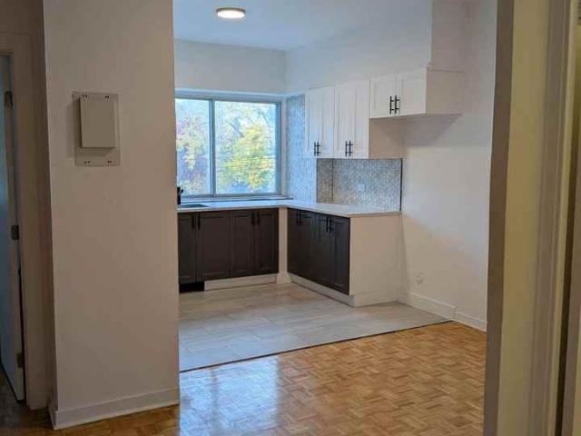 770 du Bord du Lac 2 Bedroom Apartment for Rent at 770 Chemin Du Bord Du Lac Lakeshore Drive, Dorval, QC H9S 2C3