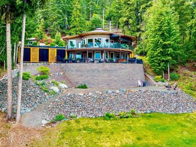 7712 Columbia Drive, Anglemont, BC, V0E 1M8 house for sale | Listing ID 10390 | Royal LePage