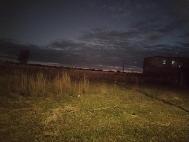 772 m² Land available in Sunset View