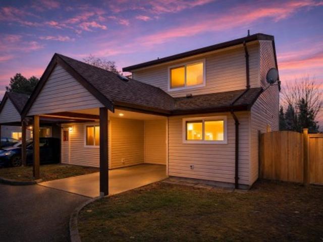 7754 A Street, Delta, BC, V4C 6N6 duplex for sale | Listing ID R3101 | Royal LePage