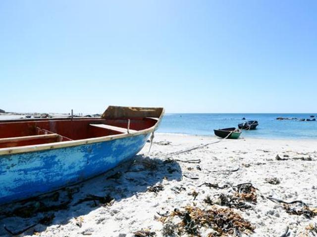 775 m² Land available in Da Gama Bay