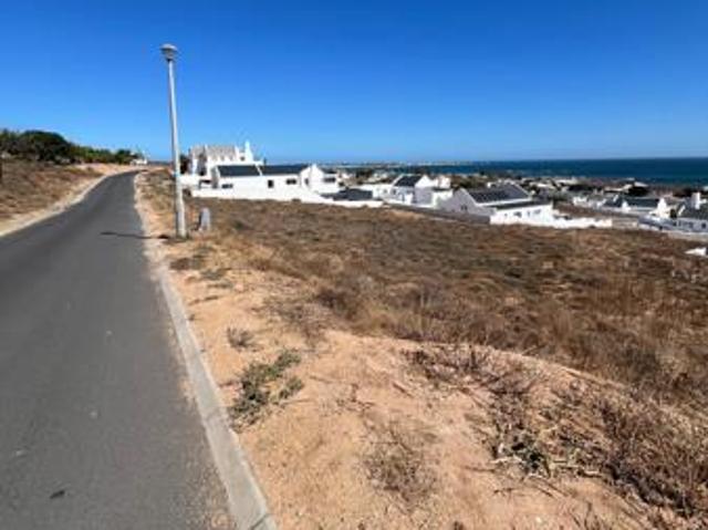 776 m² Land available in Da Gama Bay