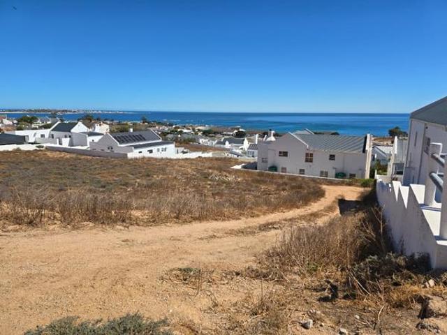 776 m² Land available in Da Gama Bay