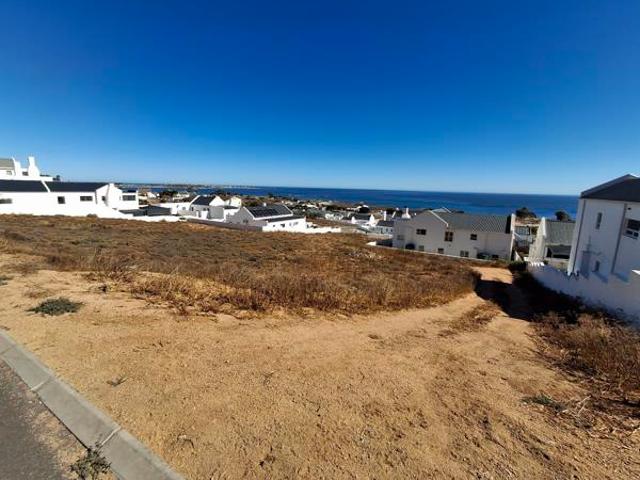 776 m² Land available in Da Gama Bay