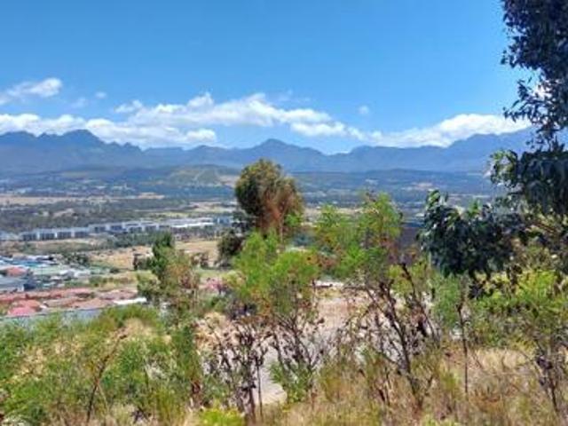 777 m² Land available in Gordon Heights