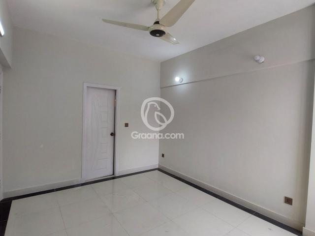 778 Ft² Flat for Rent