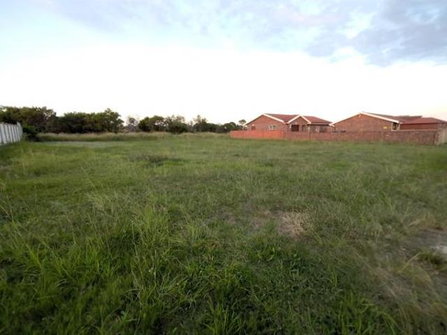 778 m² Land available in Jeffreys Bay Central