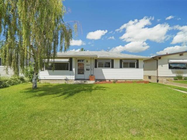 7804 Avenue, Edmonton, AB, T5C 2R1 house for sale | Listing ID E4497 | Royal LePage