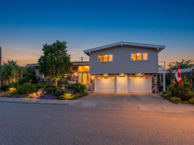 7802 A Avenue, Edmonton, AB, T5C 2C4 house for sale | Listing ID E4493 | Royal LePage