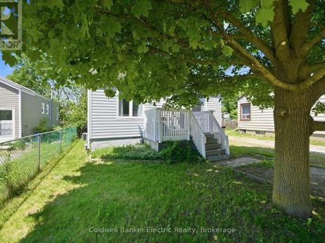 780 Brown Street, Peterborough Otonabee Ward 1, ON, K9J 4K8 house for sale | Listing ID X13241 | Royal LePage