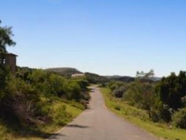 780 m² Land available in Cintsa