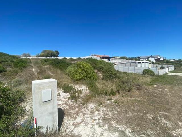 780 m² Land available in Pearly Beach