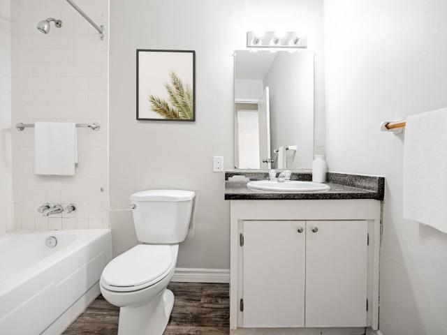 780 Wonderland Road South 1 Bedroom Apartment for Rent at 780 Wonderland Rd S, London, ON N6K 1M4 Westmount