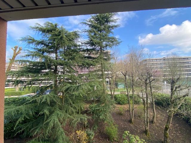 78150 LE CHESNAY ROCQUENCOURT APPARTEMENT DE 4 PIECES ASCENSEUR TERRASSE CALME SANS VIS A VIS PROCHE DES COMMODITES