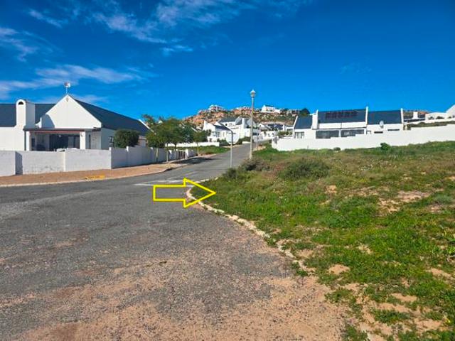 781 m² Land available in Da Gama Bay