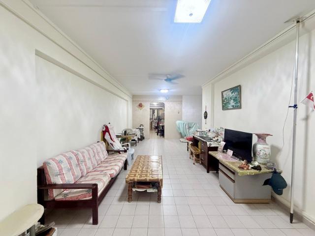 781 Yishun Ring Road HDB Apartment For Sale, $588,000, 3 Bed 2 Bath 1,119 sqft $525.00 psf