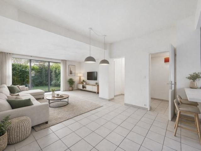 78220 VIROFLAY MAISON FAMILIALE AVEC EXTENSION 140m2 3 NIVEAUX 4 à 5 CHAMBRES SOUS SOL BAIGNE DE LUMIERE GARAGE ESPACES EXTERIEURS BEAUX VOLUMES PROCHE GARES
