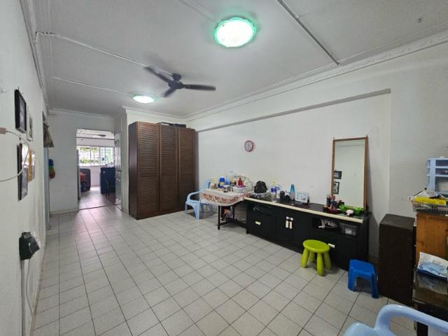 783 Yishun Ring Road HDB Apartment For Sale, $438,000, 2 Bed 2 Bath 796 sqft $550.00 psf
