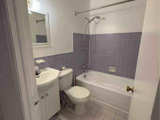 7841 Tremolieres 2 Bedroom Apartment for Rent at 7841 Av Trémolières, Montréal, QC H1K 1C5 Bas Anjou