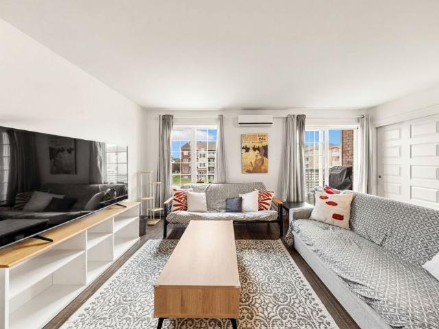 784 Rue Valois, #202