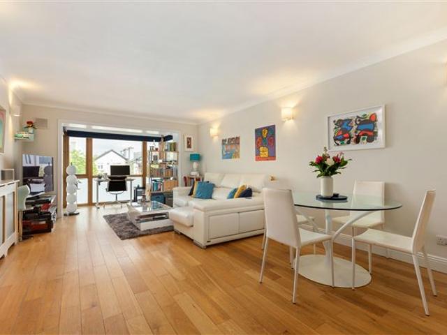 785,000 | 16 Saint Cathryn's Court, Newgrove Avenue, Sandymount, Dublin 4 George & Maguire Properties 4998 MyHome. Ie Residential