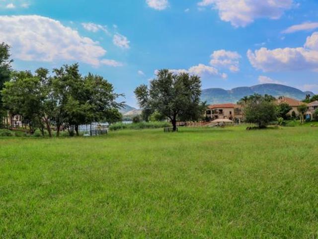 785 m² Land available in Westlake Country & Safari Estate