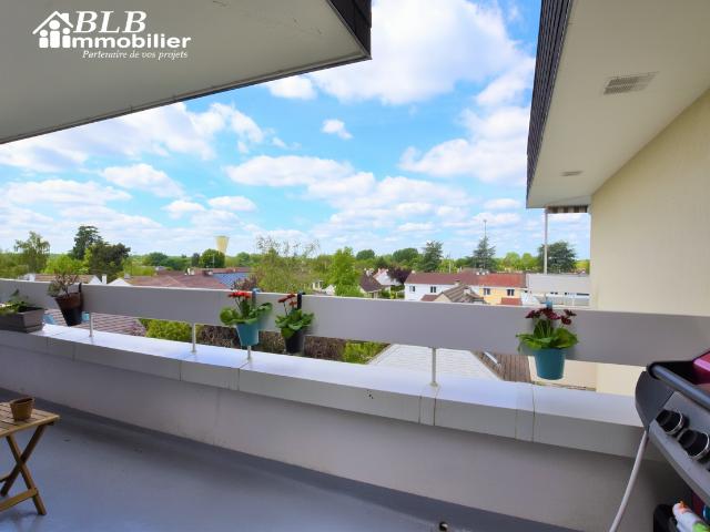 78690 LES ESSARTS LE ROI Appartement 3 pièces avec une agréable terrasse
