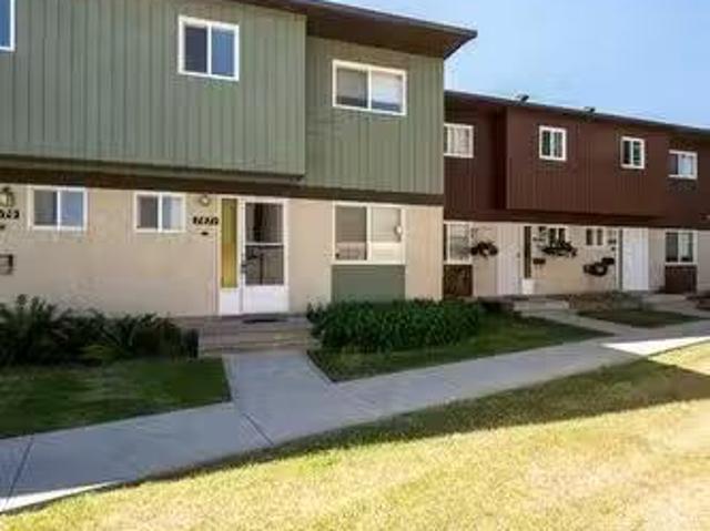 7871 Cedarwood Park, Grande Prairie, AB, T8V 4R8 townhouse f.