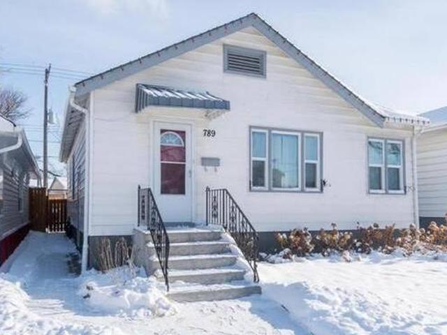 789 Sherburn Street 789 Sherburn Street Winnipeg
