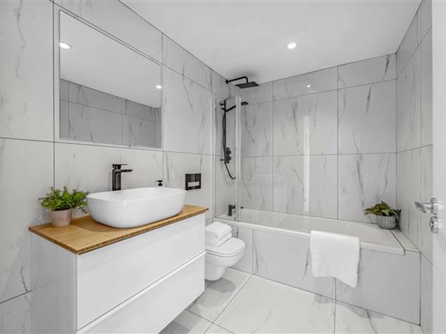 78 Millennium Tower, Charlotte Quay Dock, Grand Canal Dk, Dublin 4 Owen Reilly 4936 MyHome. Ie Residential