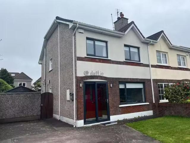 78 Springfort, Montenotte, St. Lukes, Co. Cork is for rent