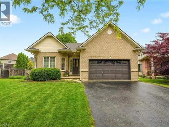 78 Sumac Court, Grimsby, ON, L3M 5M6 house for sale | Listing ID 40838 | Royal LePage