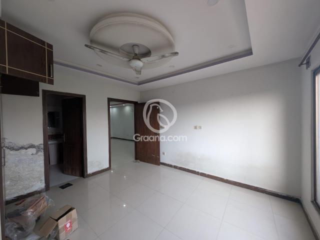 790 Ft² Flat for Rent