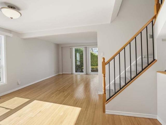 7922 Decarie Drive