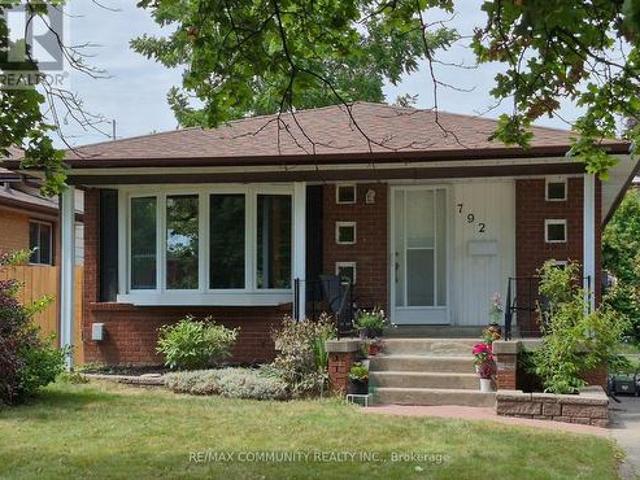 792 Tatra Drive, Oshawa, ON, L1J 6S7 house for lease | Listing ID E13540 | Royal LePage