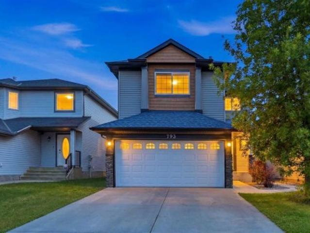 793 Luxstone Landing Sw, Airdrie, AB, T4B 3K9 house for sale | Listing ID A2329 | Royal LePage