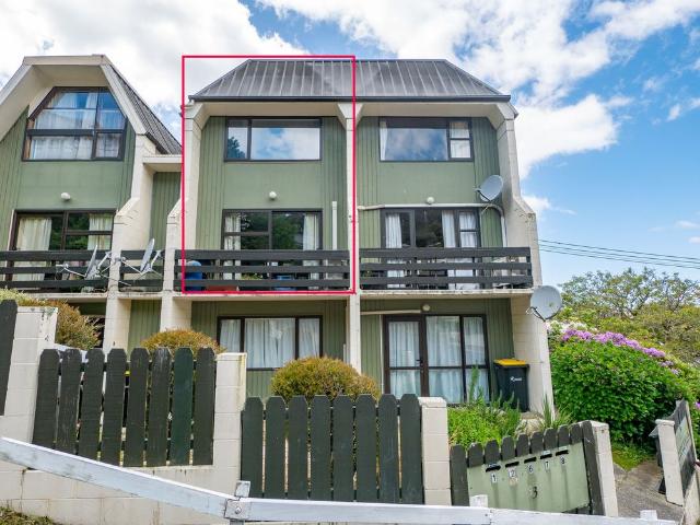 7/93G Queen Street Prime Location
