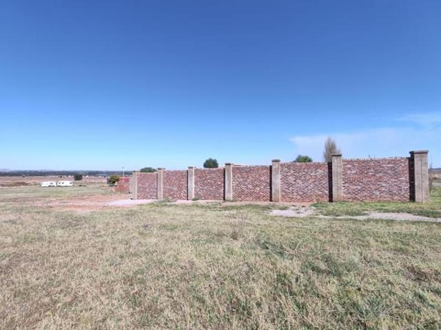 794 m² Land available in Van Der Hoff Park