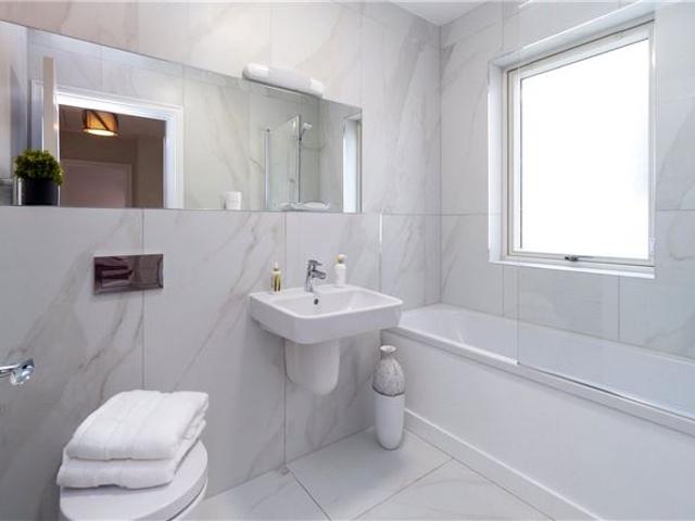 795,000 | Bridgemount, Phoenix Park Racecourse, Dublin 15 Hooke & MacDonald 5005 MyHome. Ie Residential