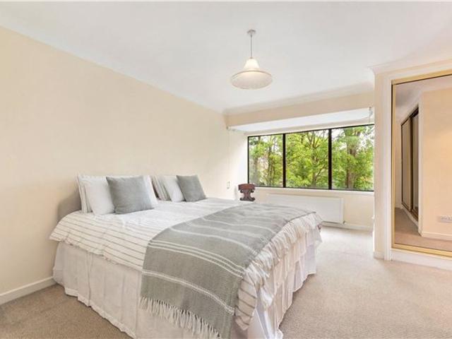 795,000 | 160 The Elms, Mount Merrion Avenue, Blackrock, Co. Dublin Lisney Sotheby's International Realty Blackrock 5004 MyHome. Ie Residential