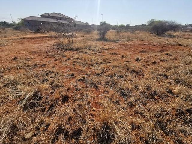 797 m² Land available in Bendor