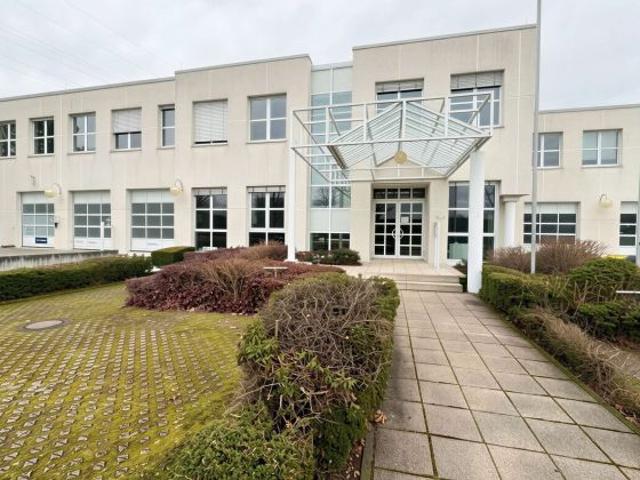 797 m² Lagerfläche + 168 m² Bürofläche im modernen Gewerbepark Provisionsfrei zu vermieten