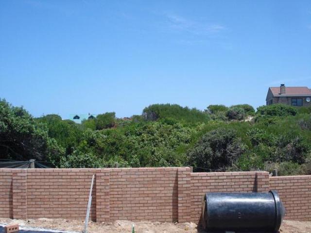 798 m² Land available in Paradise Beach