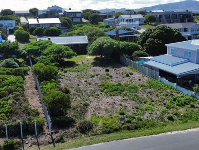 798 m² Land available in Pearly Beach