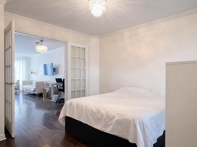 7990 Rue Angèle