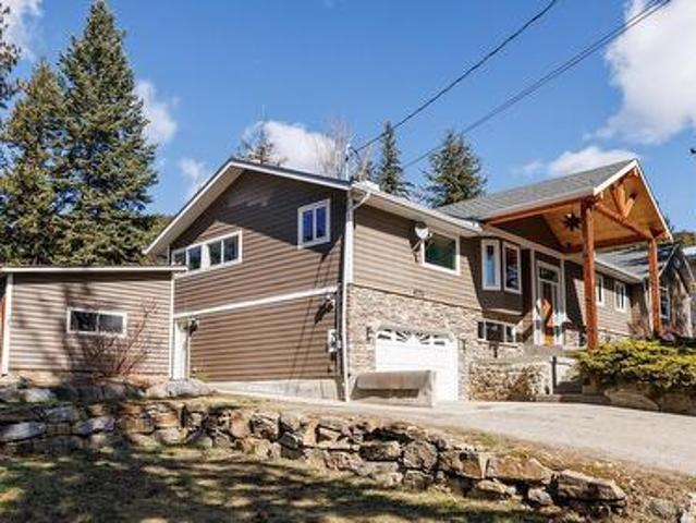 7992 Falcon Ridge Crescent, Kelowna, BC, V1P 1J2 house for sale | Listing ID 10381 | Royal LePage