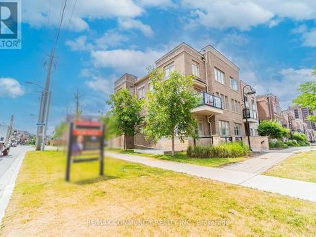 79 100 Parrotta Drive, Toronto, ON, M9M 0B5 townhouse for sale | Listing ID W12046 | Royal LePage