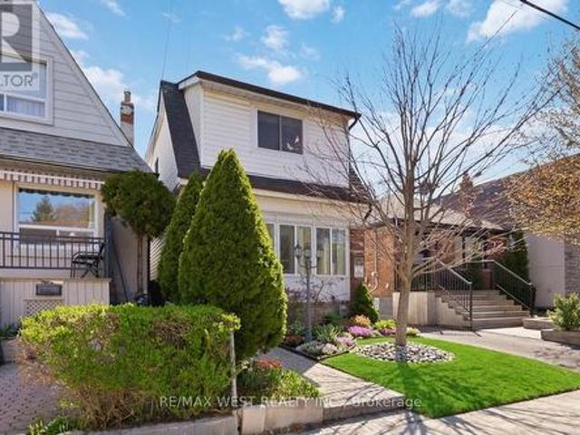 79 King Edward Avenue, Toronto, ON, M4C 5J5 house for sale | Listing ID E13675 | Royal LePage