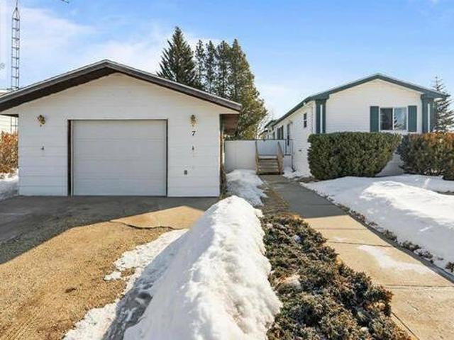 7 Mackenzie Drive Sedgewick Alberta