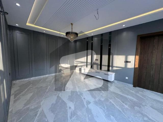 7 Marla Beautiful Location House Available For Sale Divine Enclave